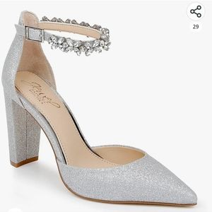 NIB Jewel Badgley Mischka Women's Ollie High Heel Pump Silver